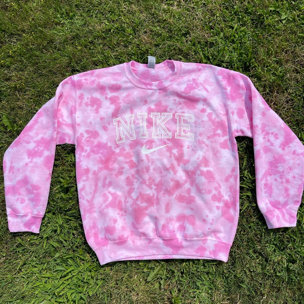 Custom crewnecks !